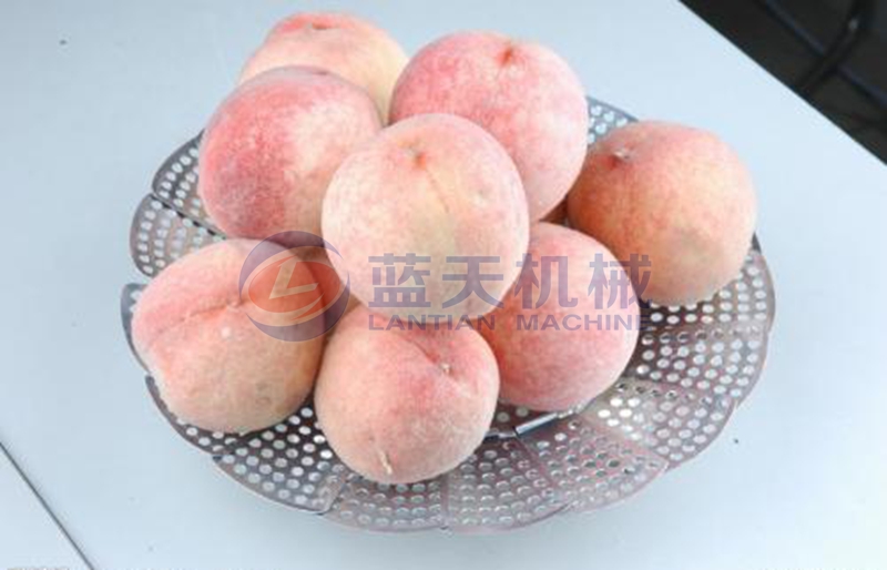 peach before peeling 
